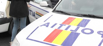 Maşină burduşită cu hoţi, depistată la Mihail Kogălniceanu